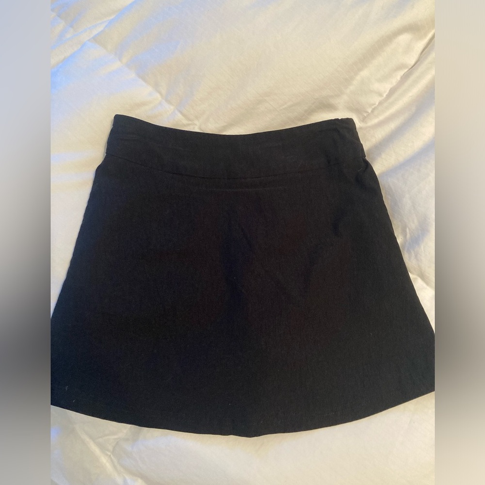 BY DESIGN travel skort - black - size small - Picture 5 of 7